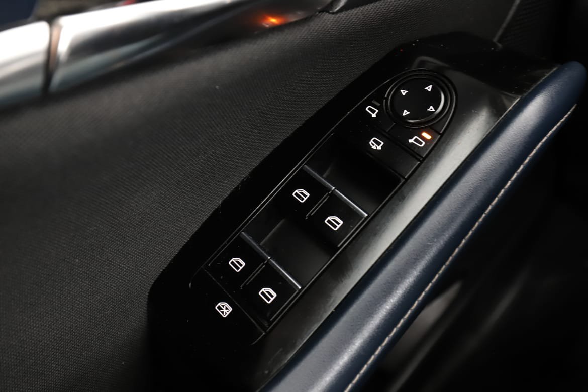 Vehicle Image 36