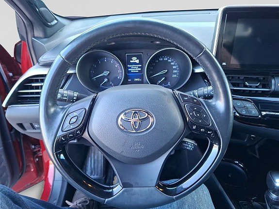 Vehicle Image 12