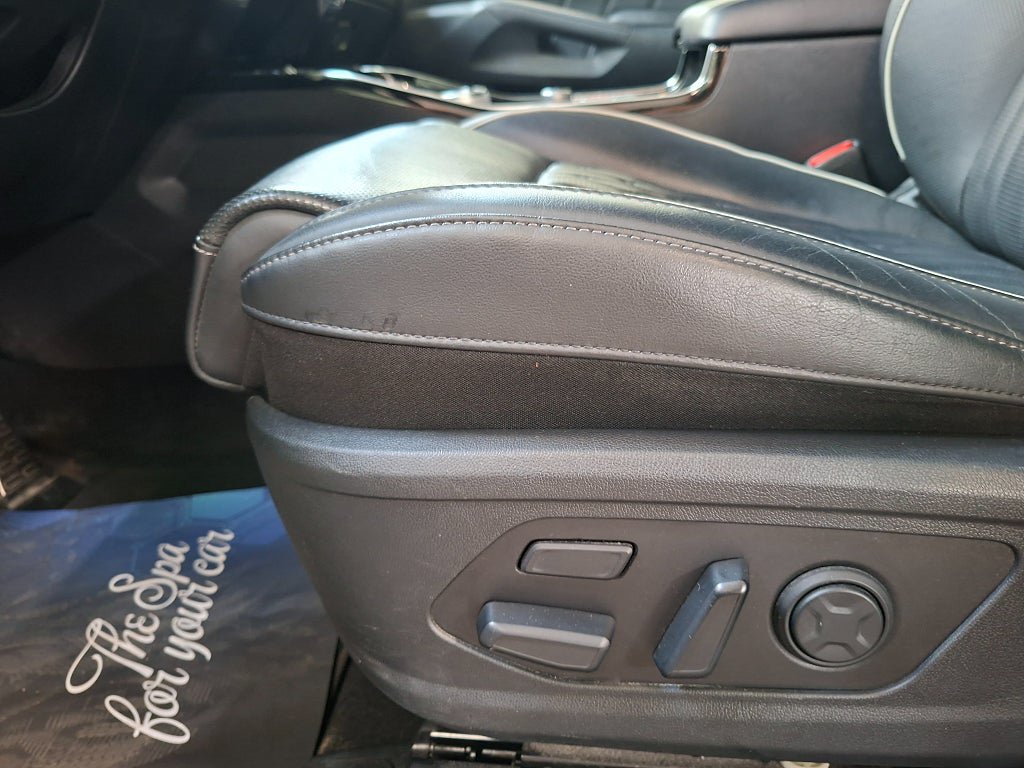 Vehicle Image 19