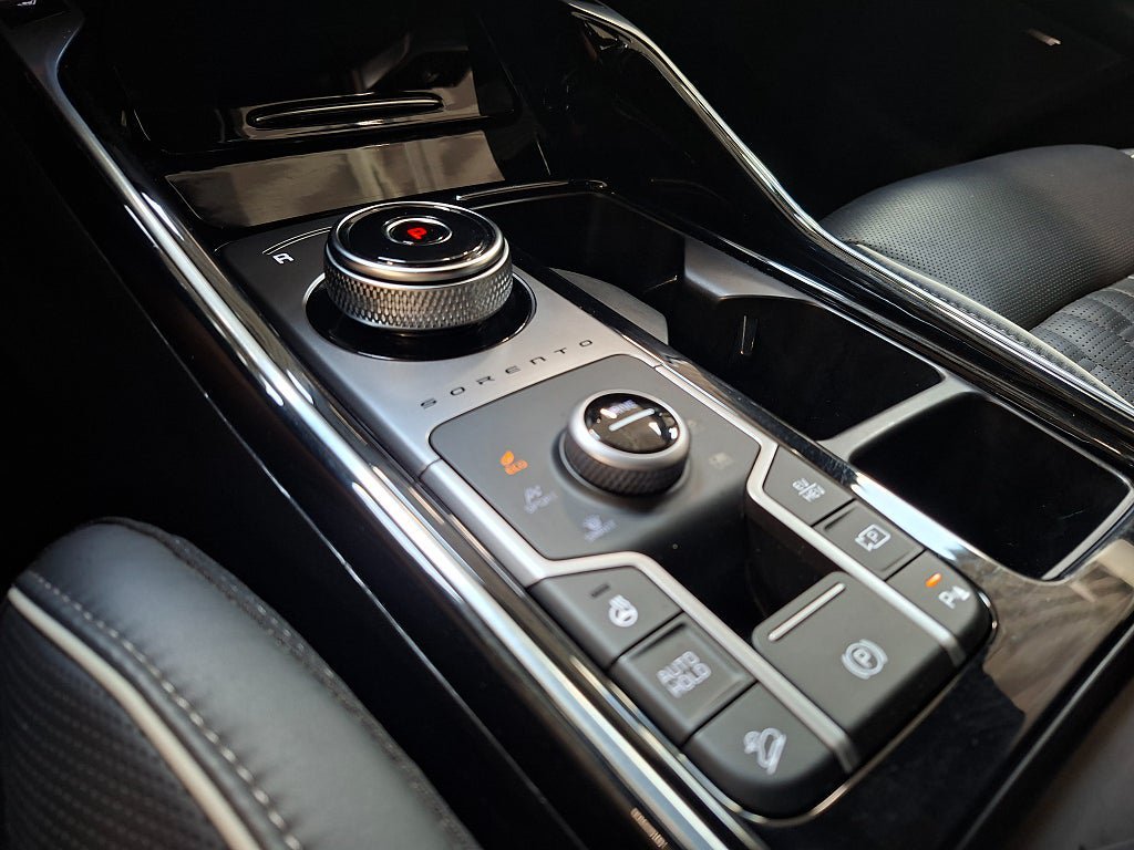 Vehicle Image 24