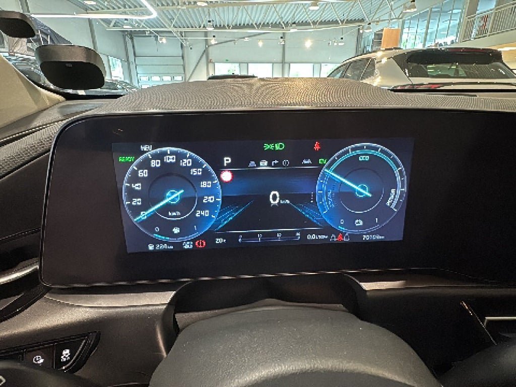 Vehicle Image 10
