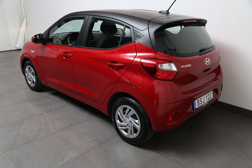 Vehicle Image 6