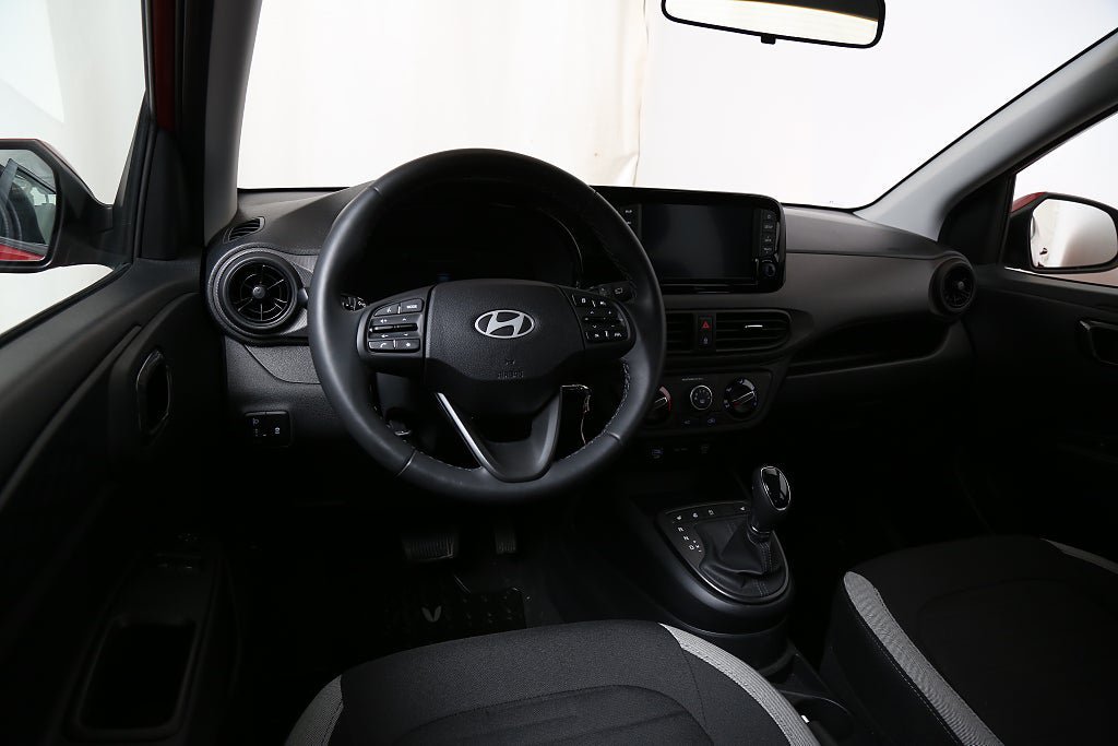 Vehicle Image 11