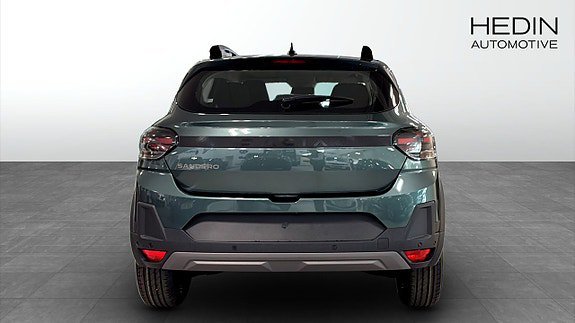 Vehicle Image 7