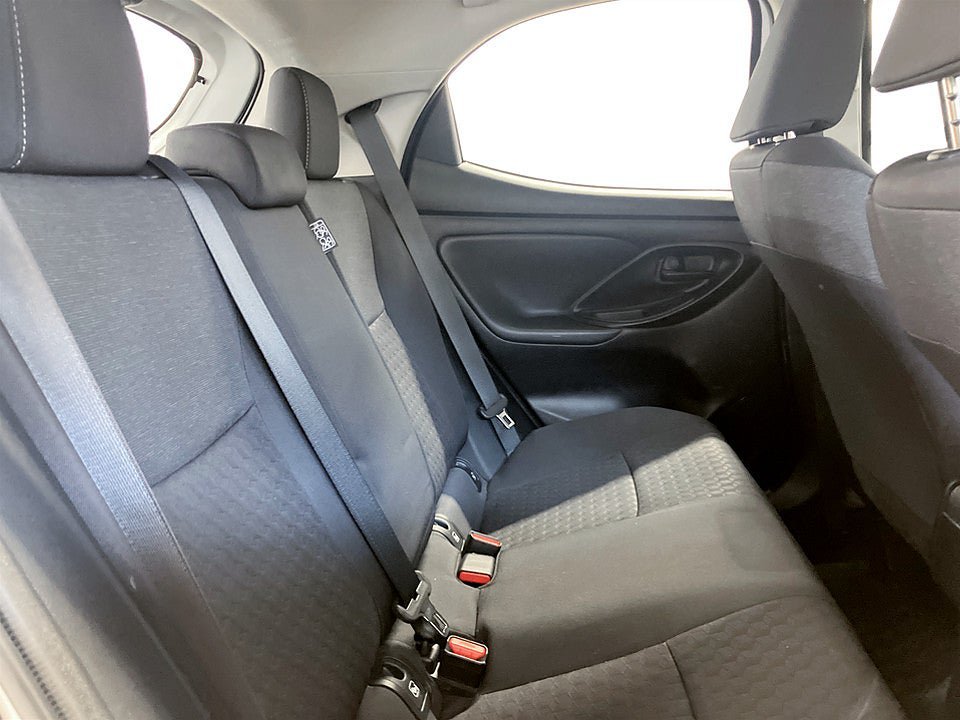 Vehicle Image 12