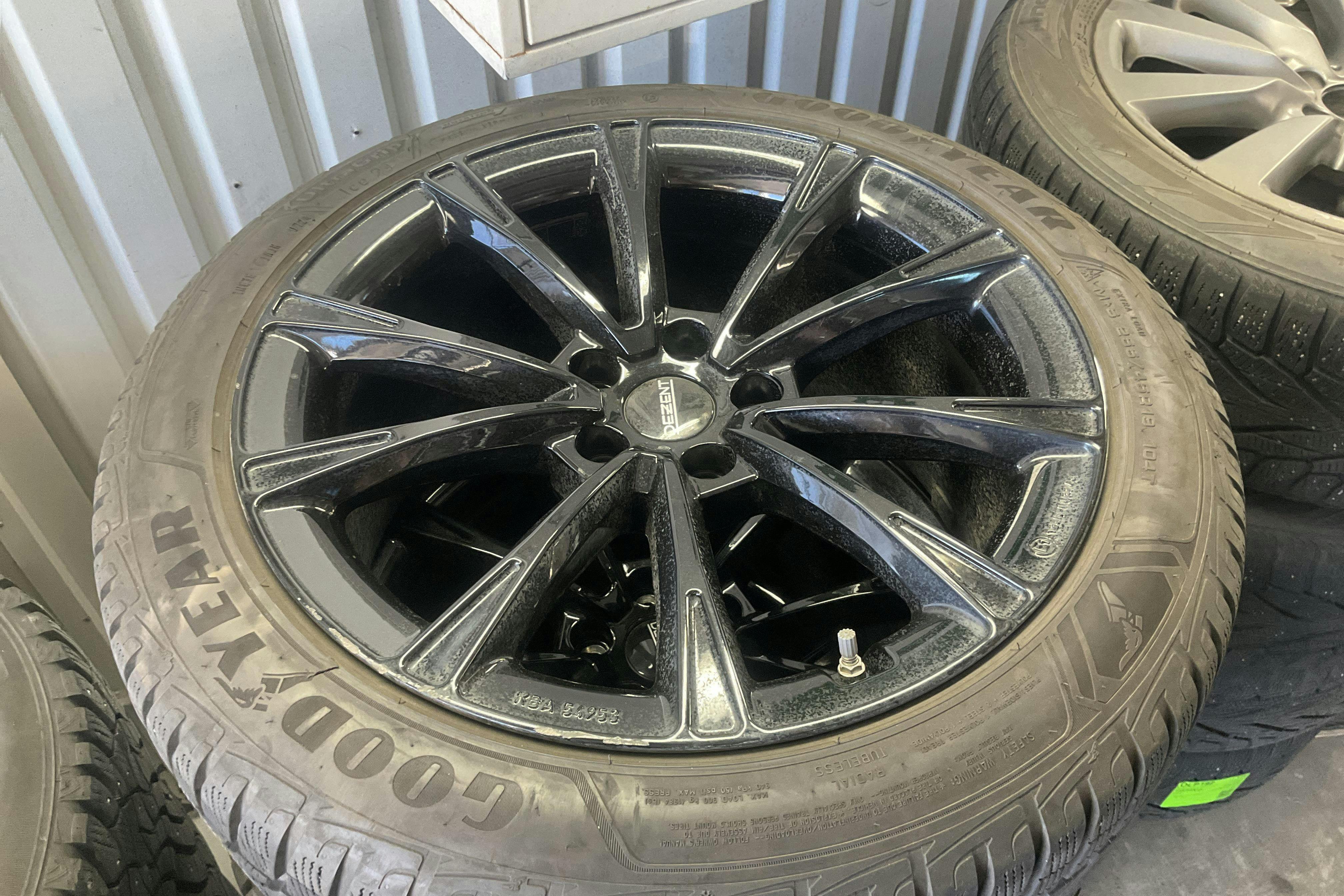 Vehicle Image 19