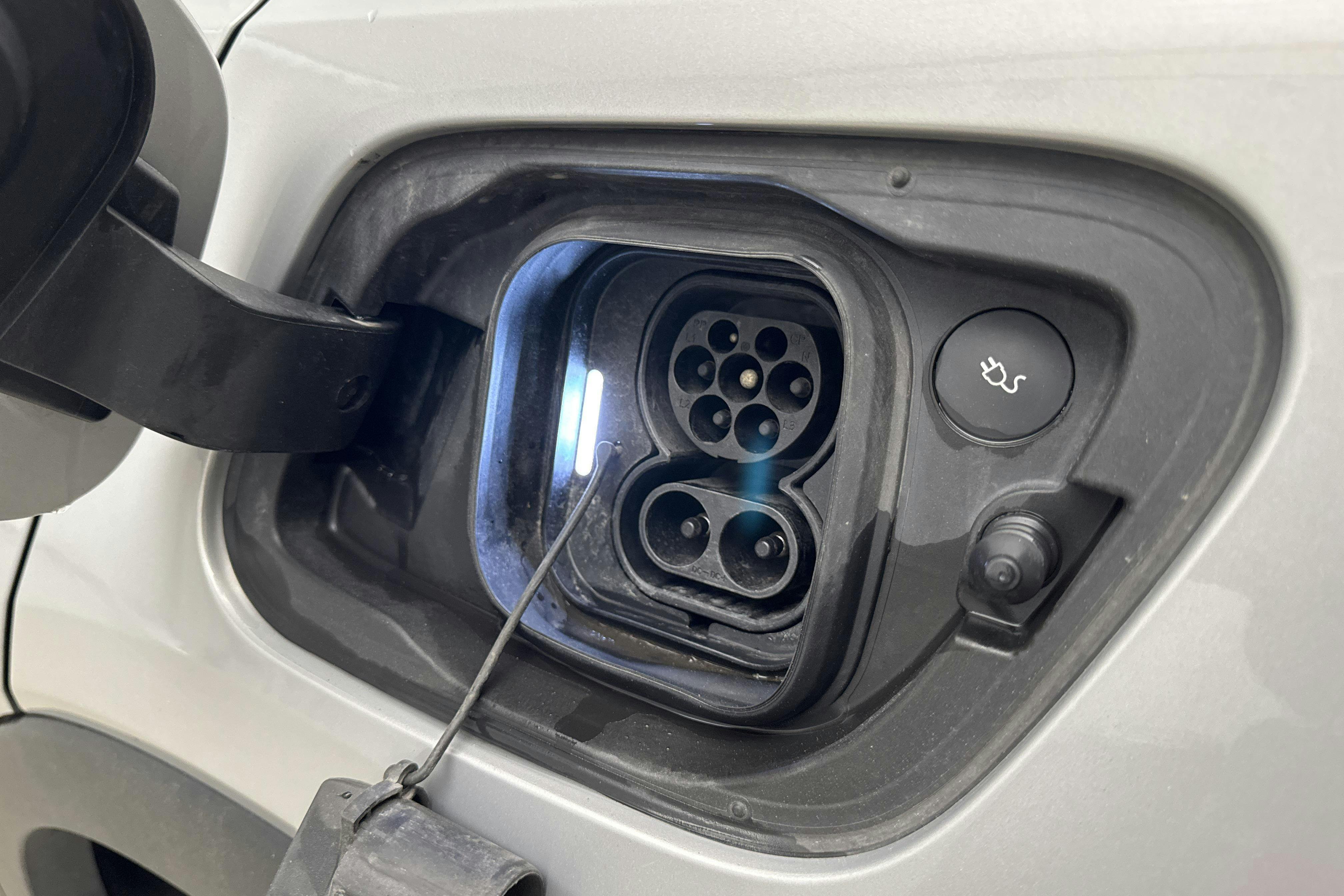Vehicle Image 21