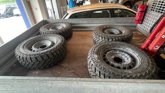 Vehicle Image 4