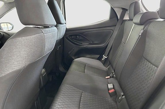 Vehicle Image 16