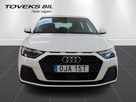 Vehicle Image 7