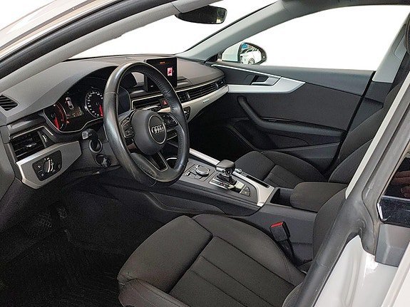Vehicle Image 8