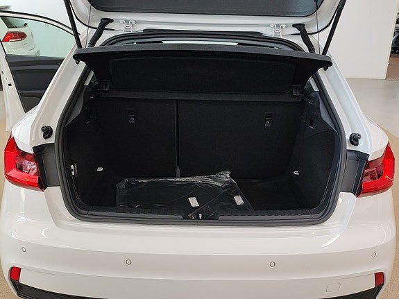 Vehicle Image 18