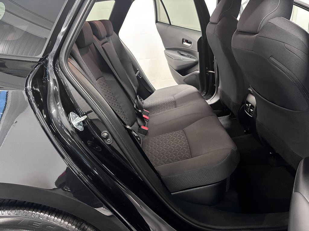Vehicle Image 12