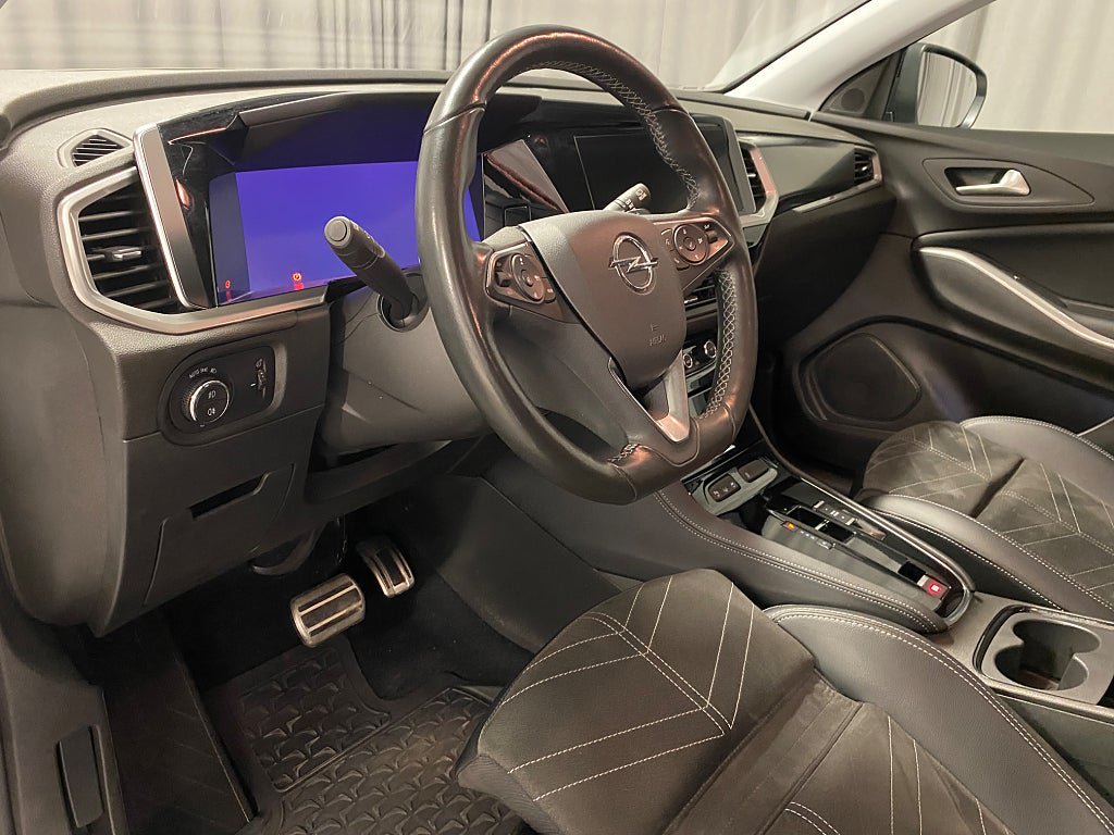 Vehicle Image 10