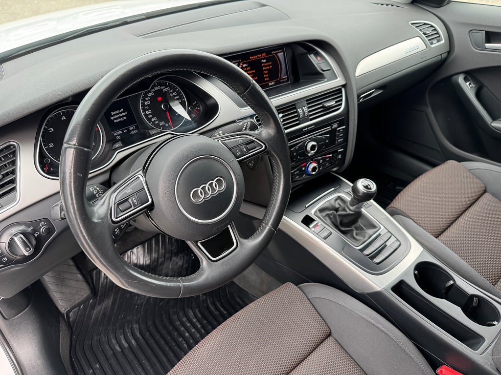 Vehicle Image 13