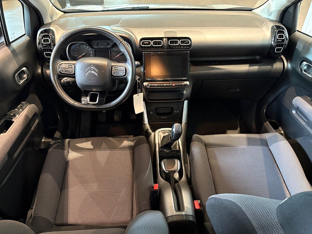Vehicle Image 10