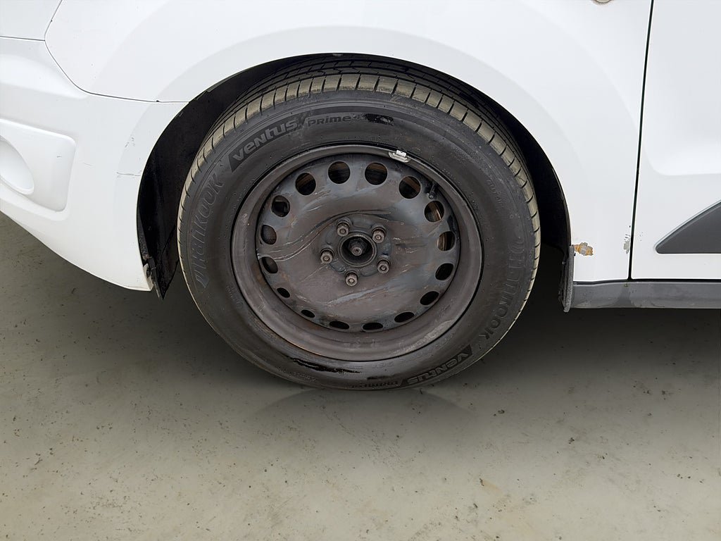 Vehicle Image 24