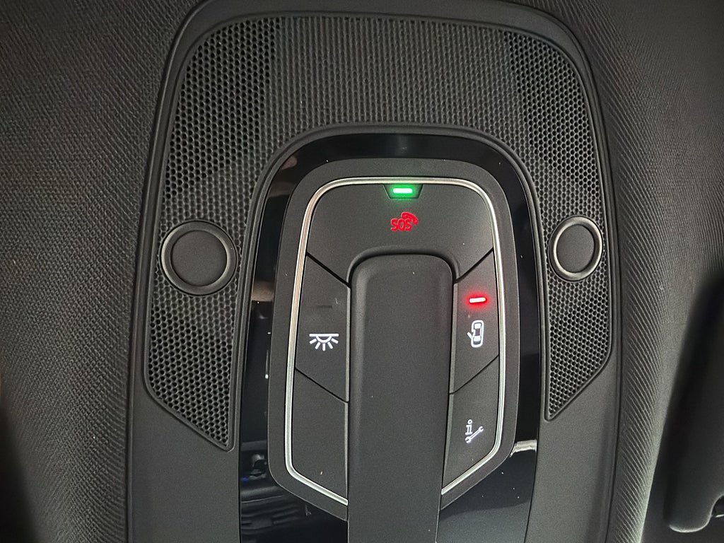 Vehicle Image 28