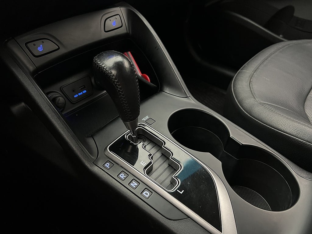 Vehicle Image 16