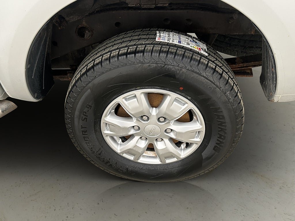 Vehicle Image 28