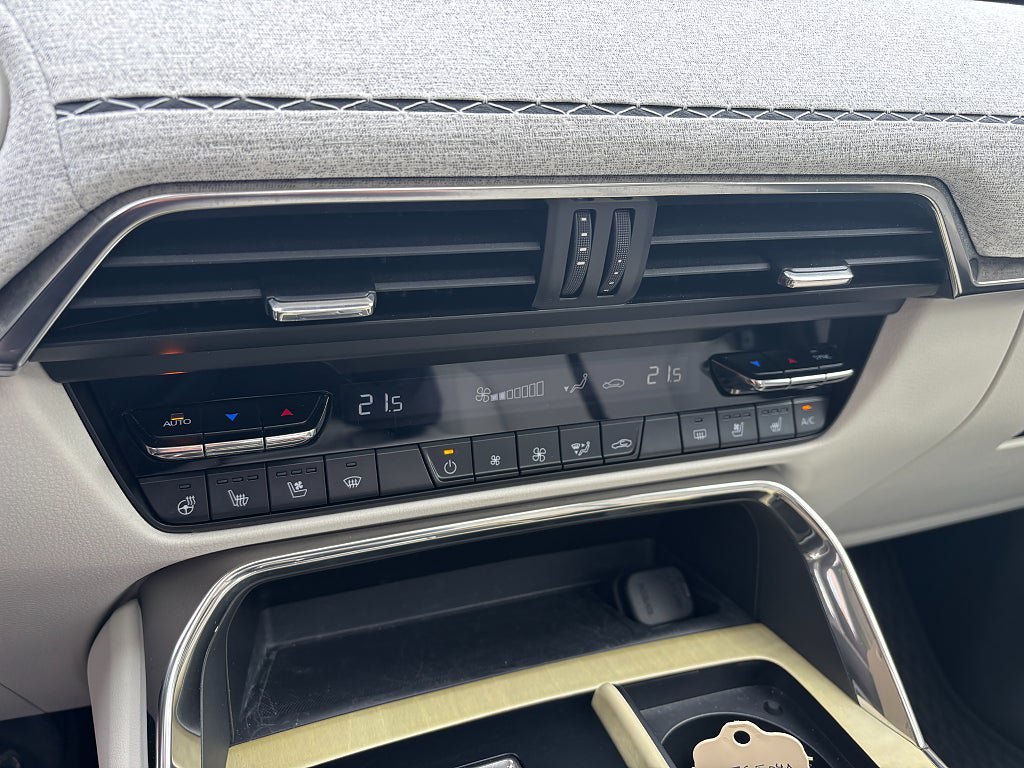 Vehicle Image 26