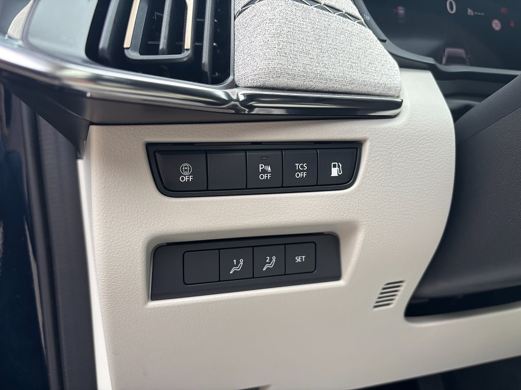 Vehicle Image 29