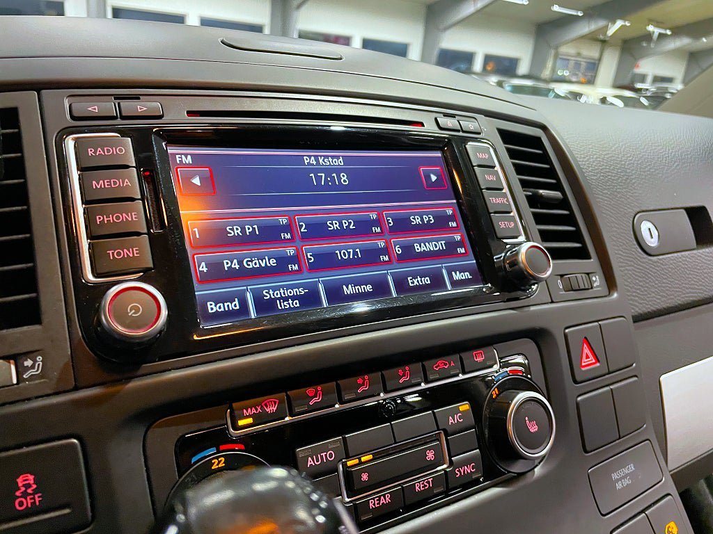 Vehicle Image 32