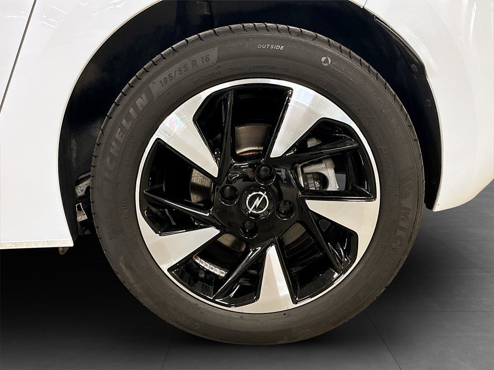 Vehicle Image 18