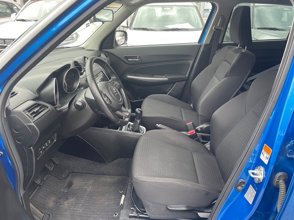 Vehicle Image 10