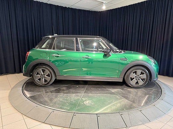 Vehicle Image 7