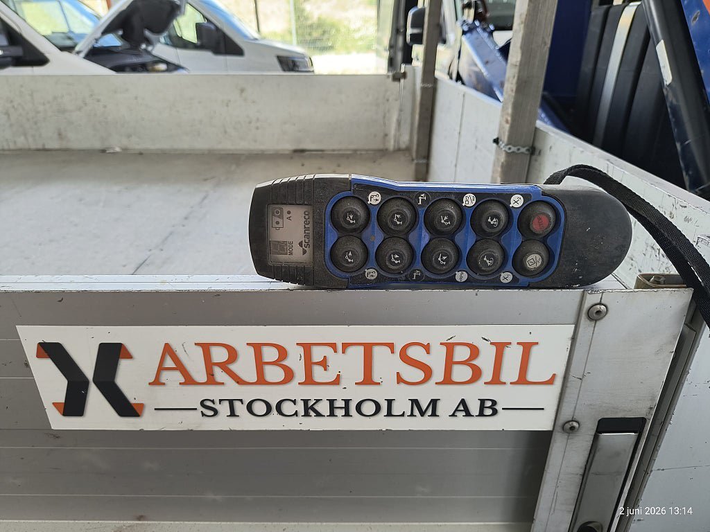 Vehicle Image 13