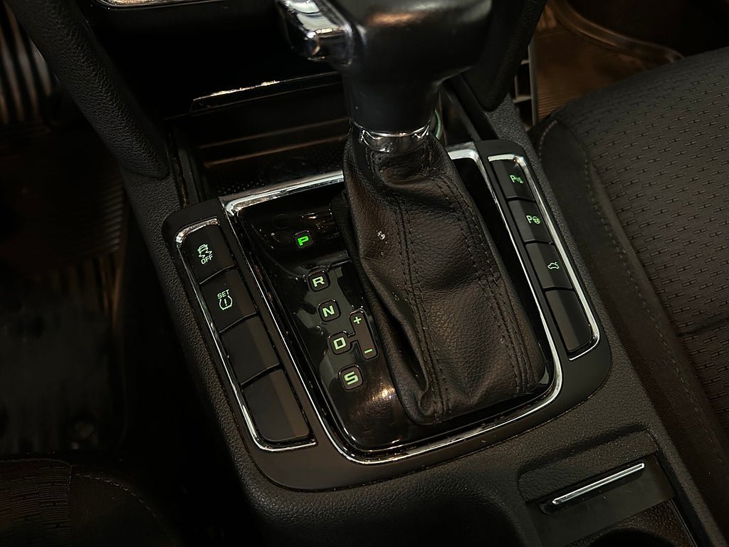 Vehicle Image 24