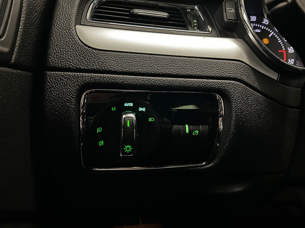 Vehicle Image 30