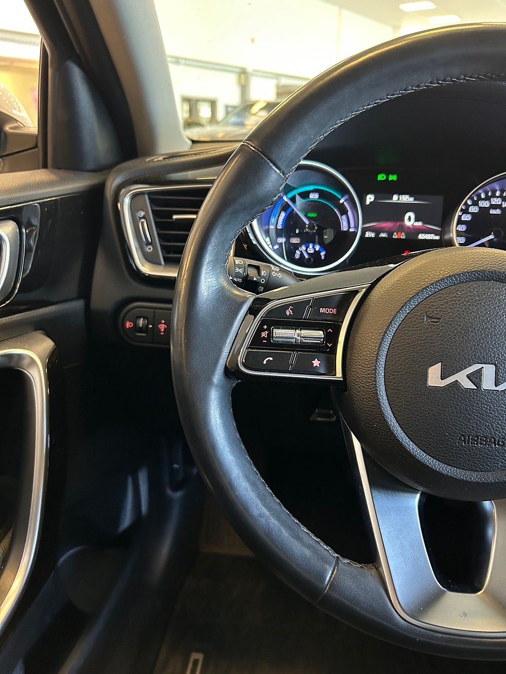 Vehicle Image 15