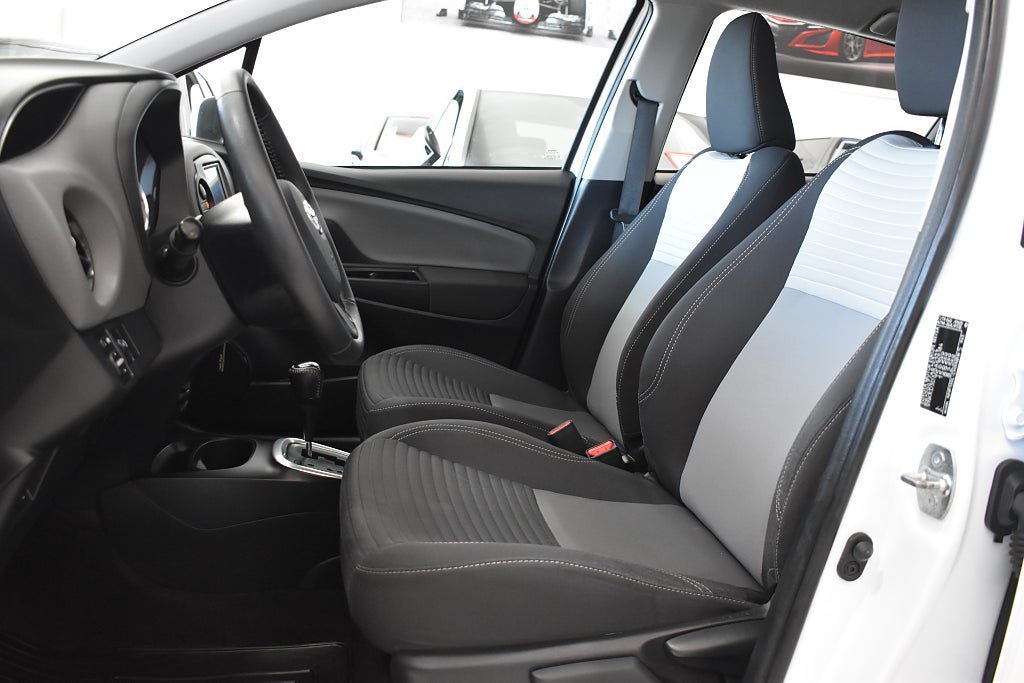 Vehicle Image 7
