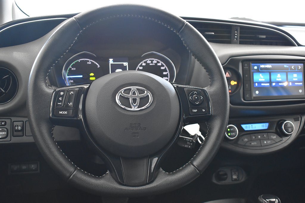 Vehicle Image 10