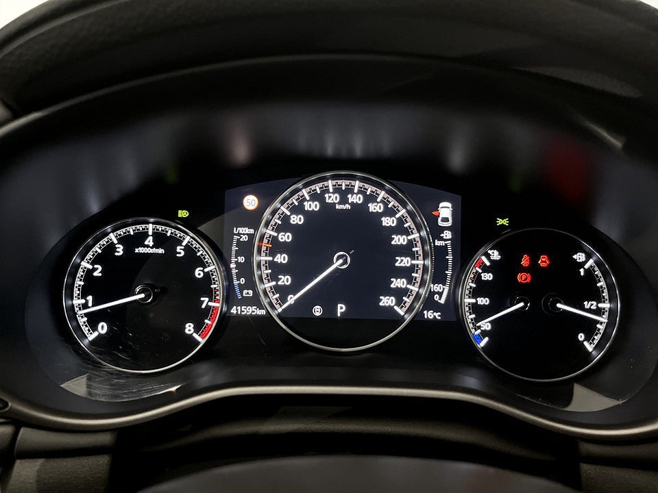 Vehicle Image 9