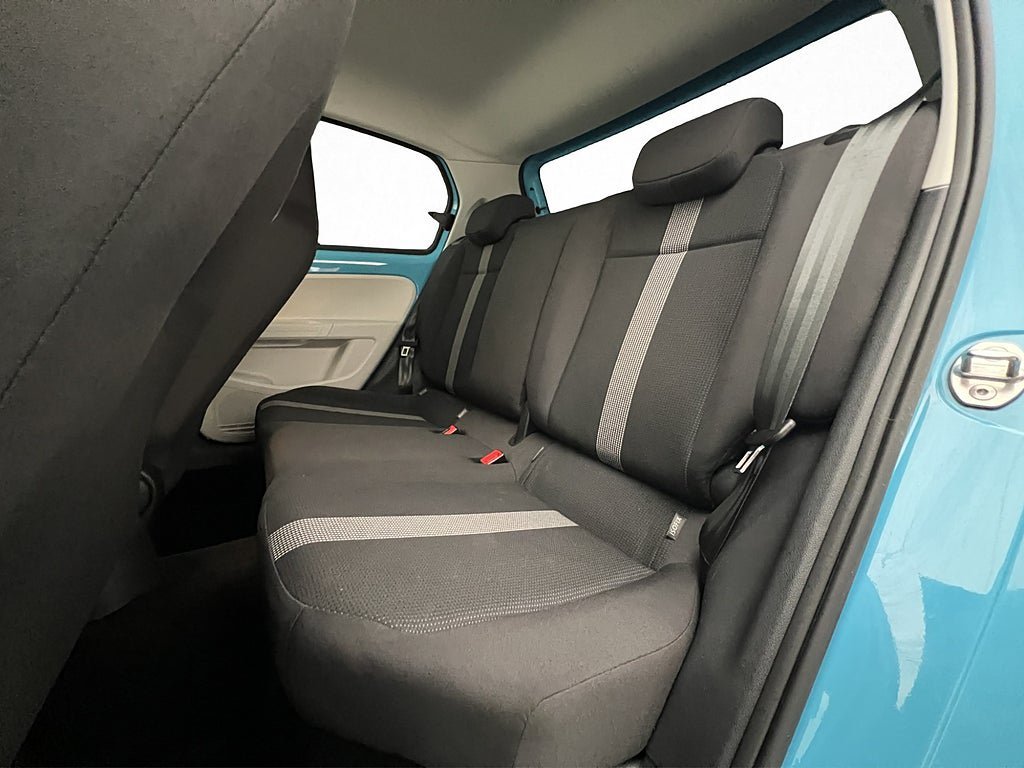 Vehicle Image 15
