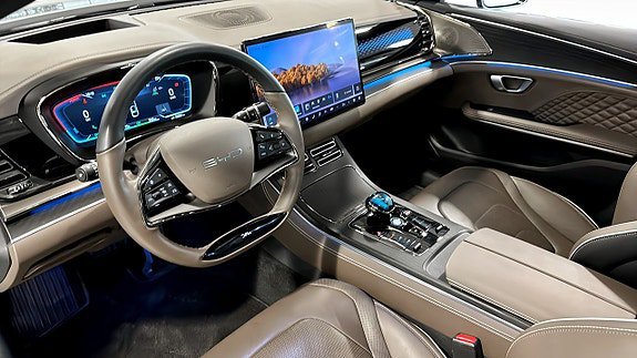 Vehicle Image 16