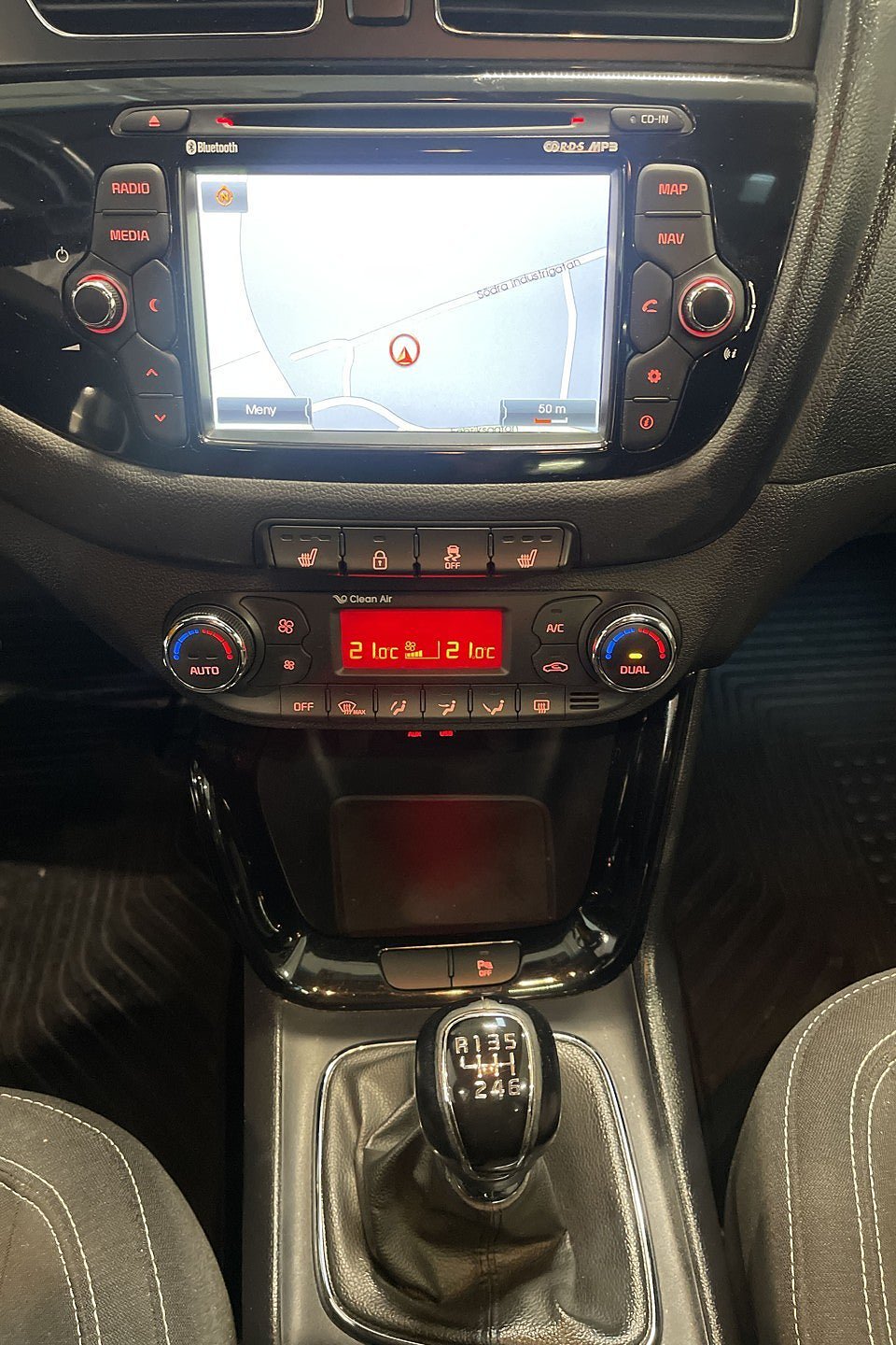 Vehicle Image 14