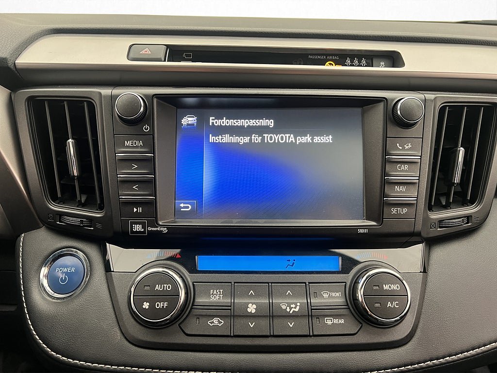 Vehicle Image 23