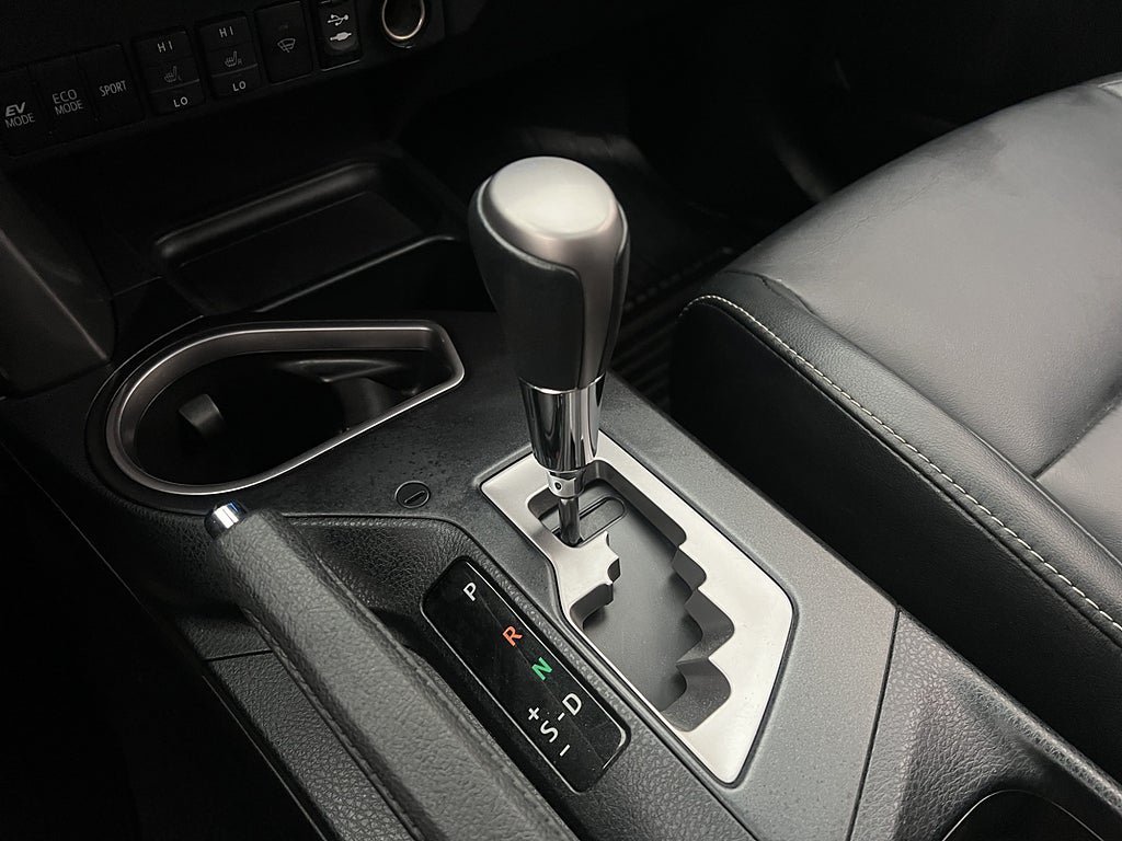 Vehicle Image 24