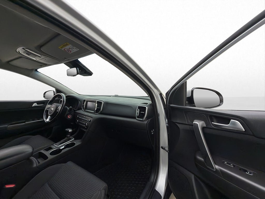 Vehicle Image 24