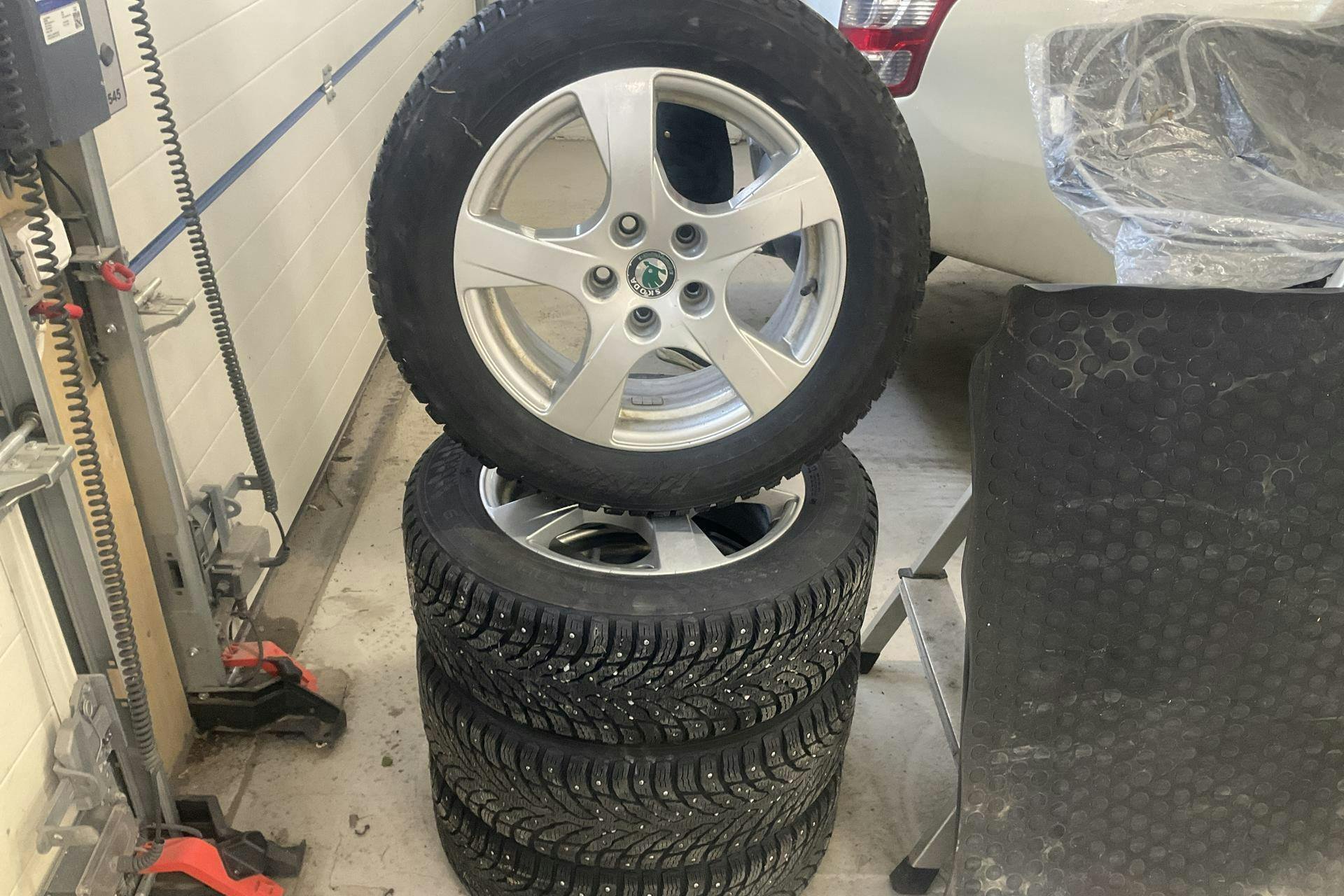 Vehicle Image 15