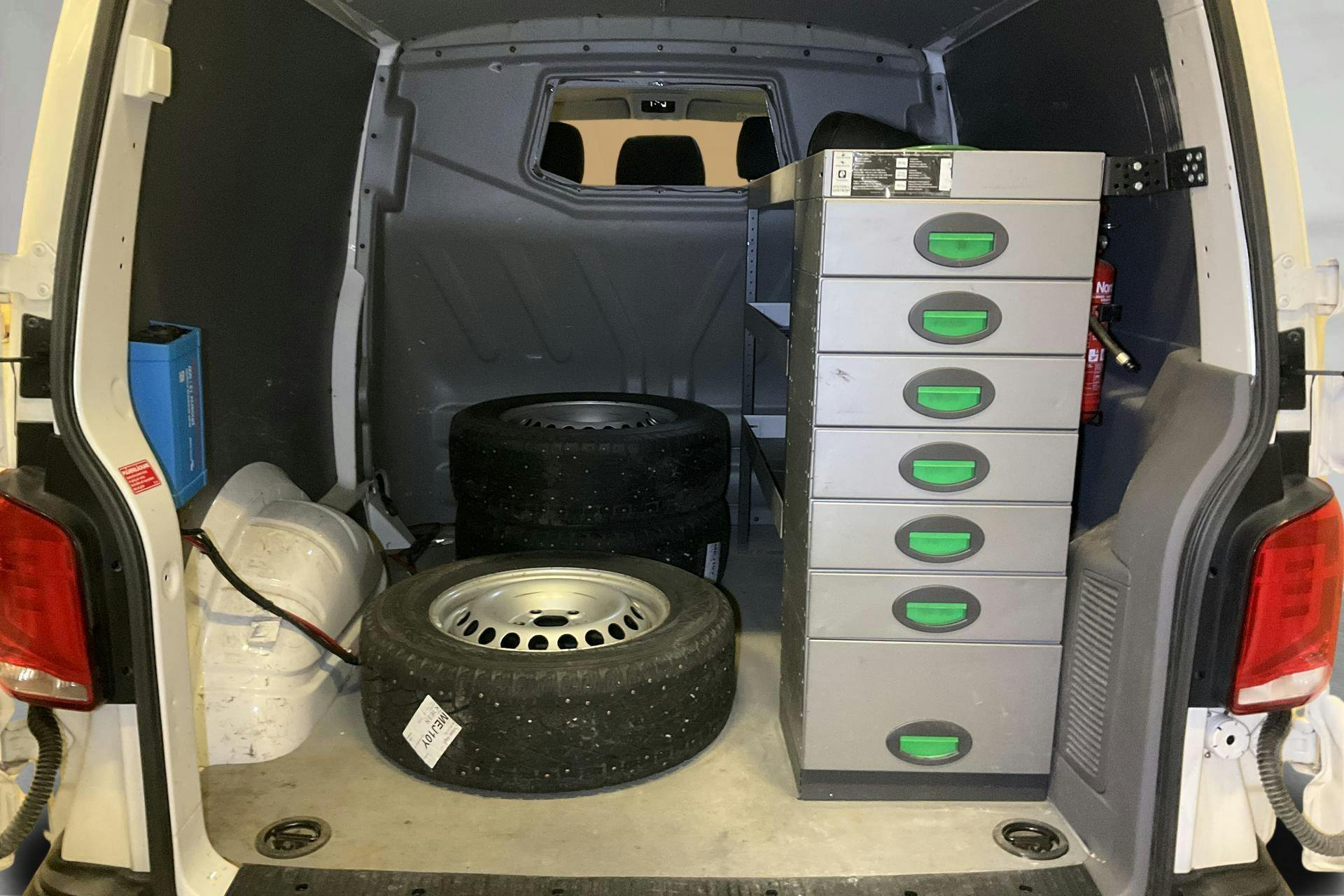 Vehicle Image 10