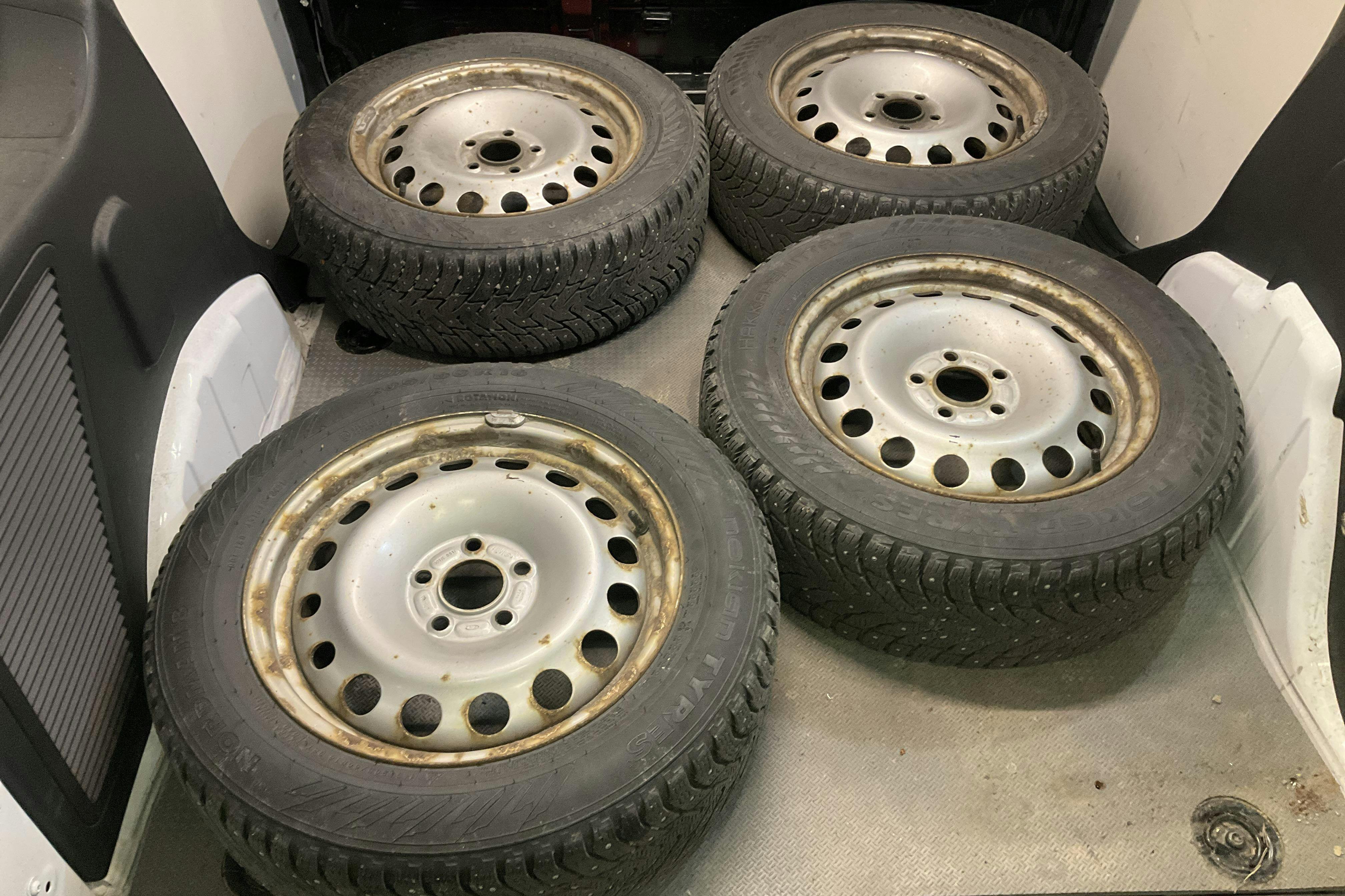 Vehicle Image 17