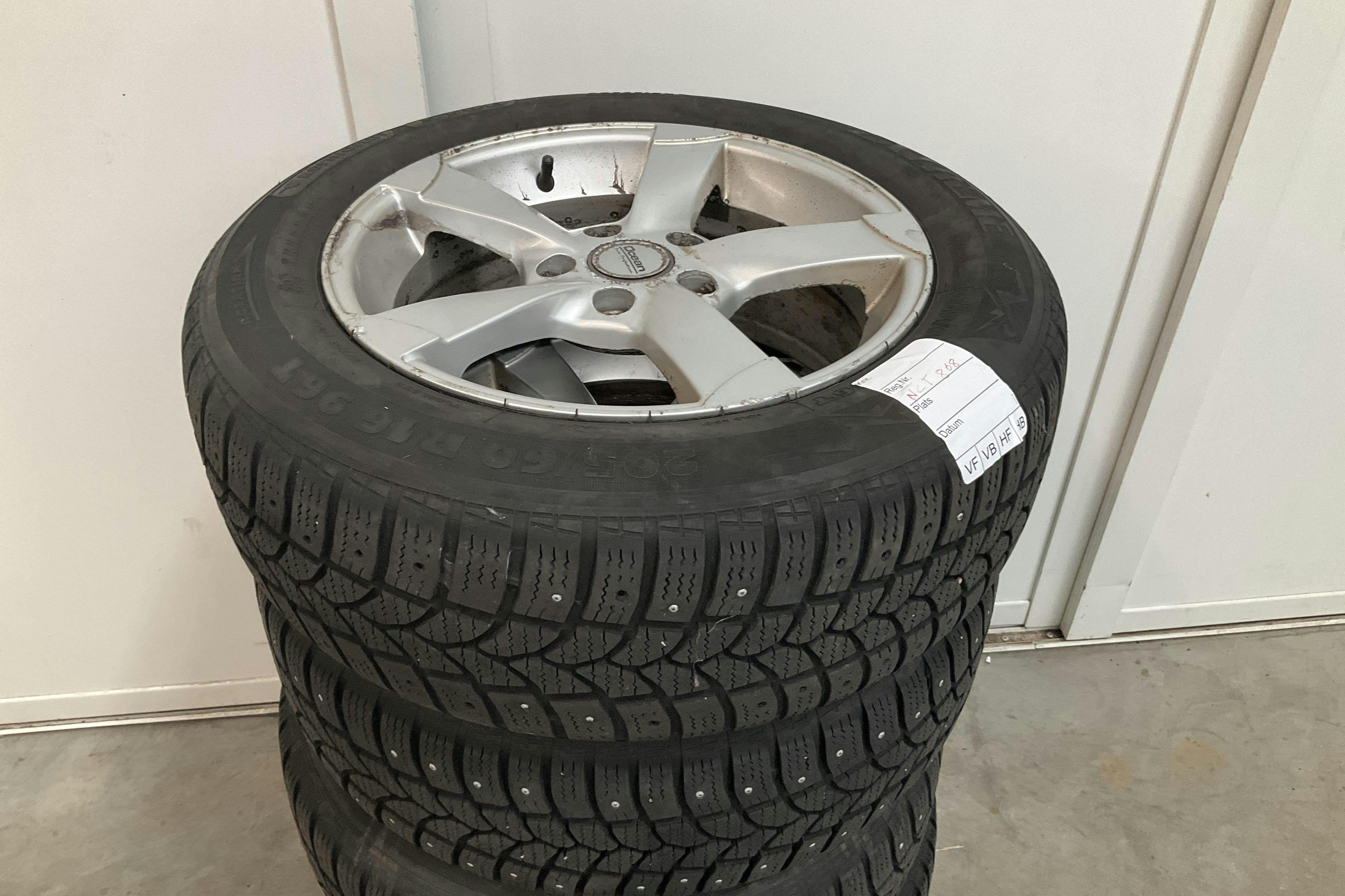 Vehicle Image 11
