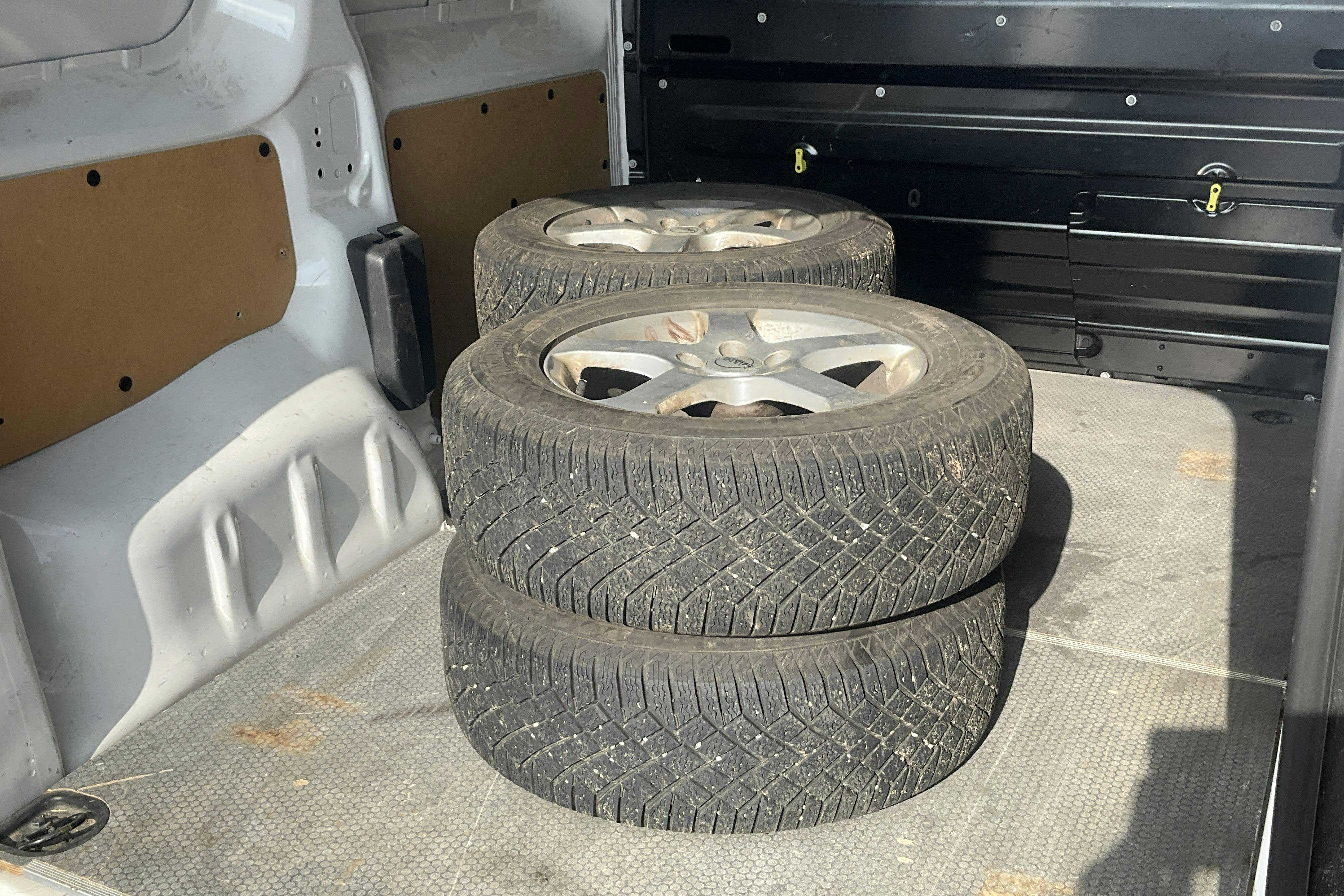 Vehicle Image 11