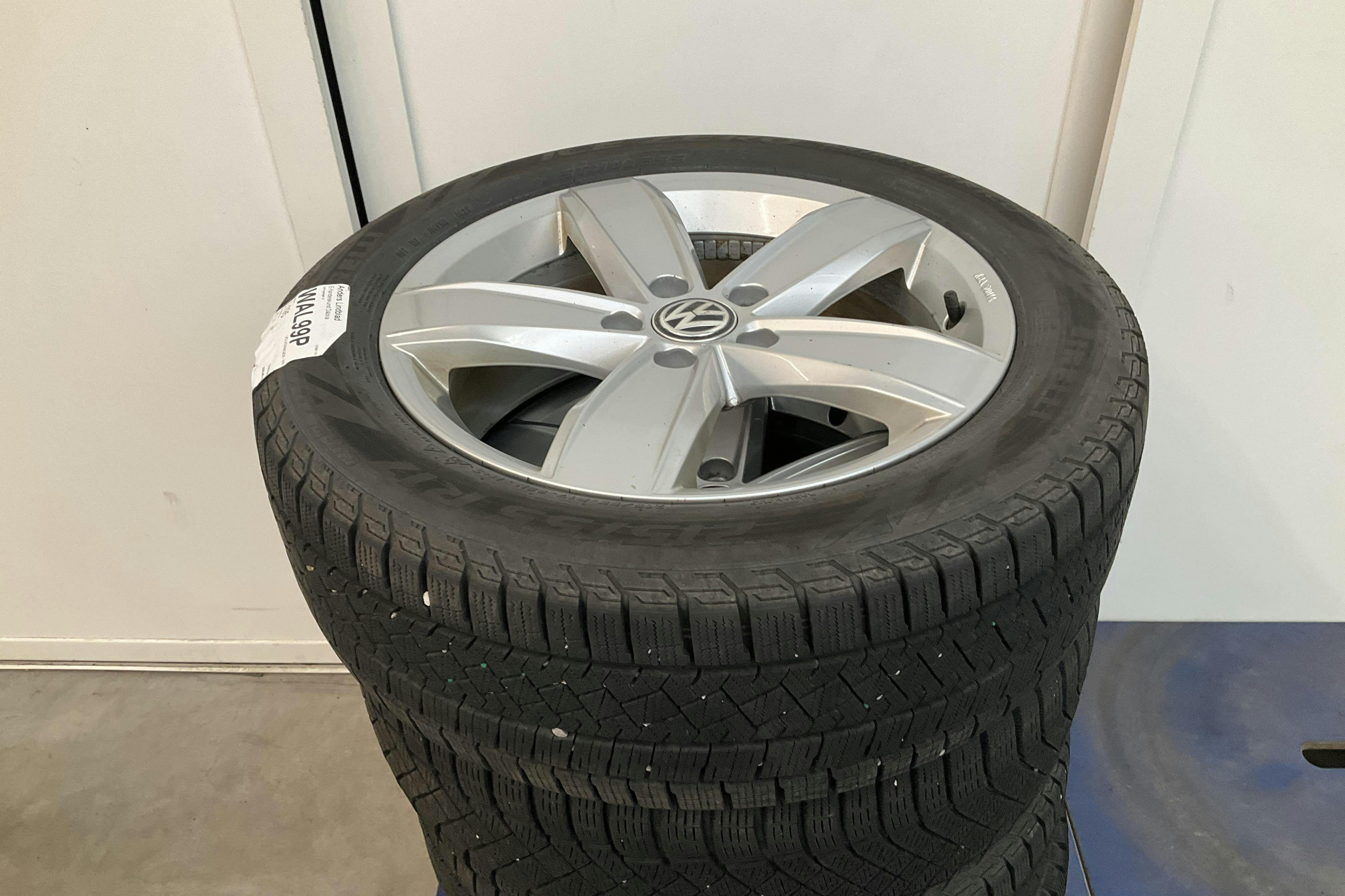 Vehicle Image 17
