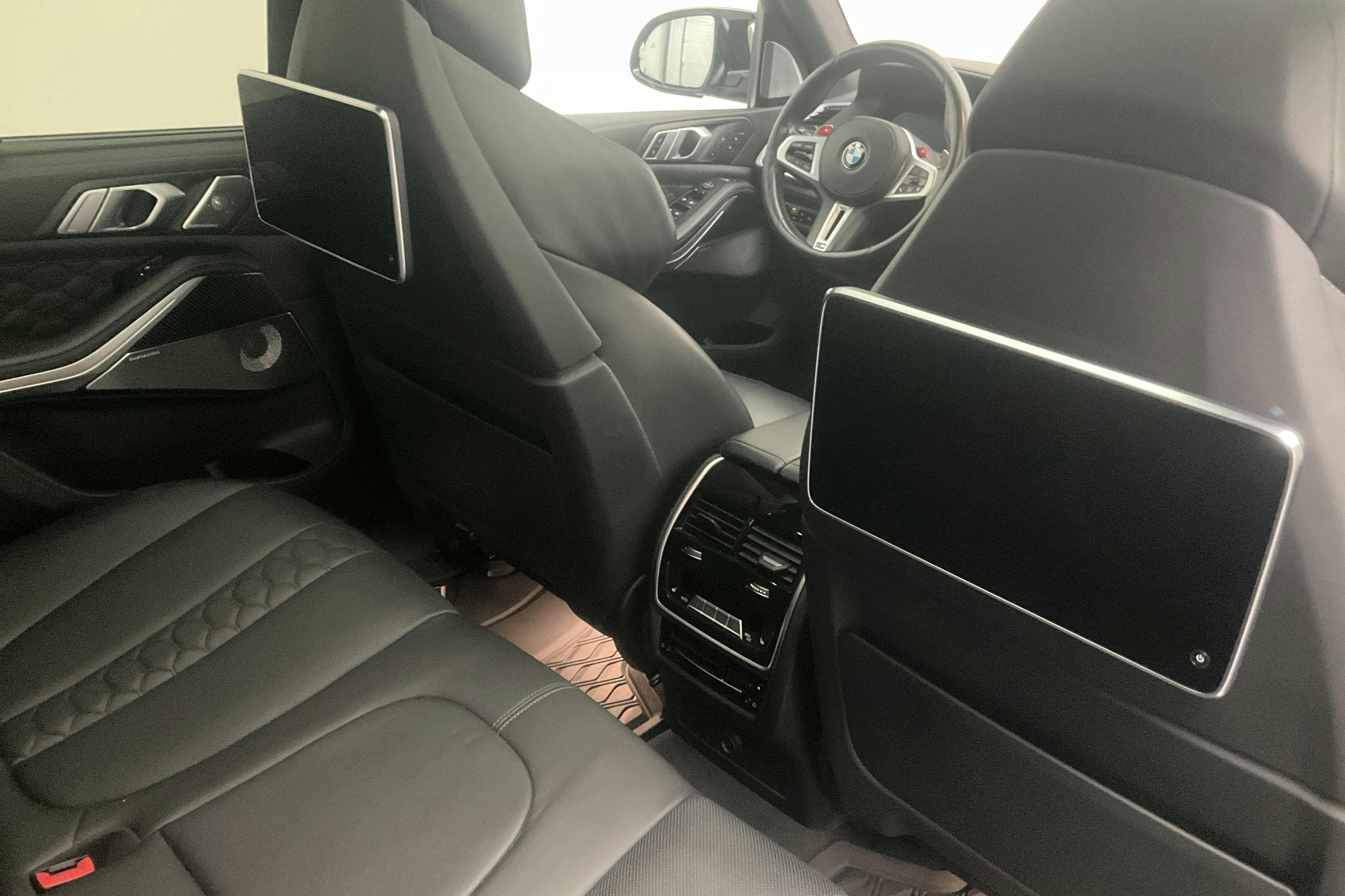 Vehicle Image 22